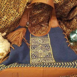 1448 Lucky Brand Large Canvas Shoulder Bag